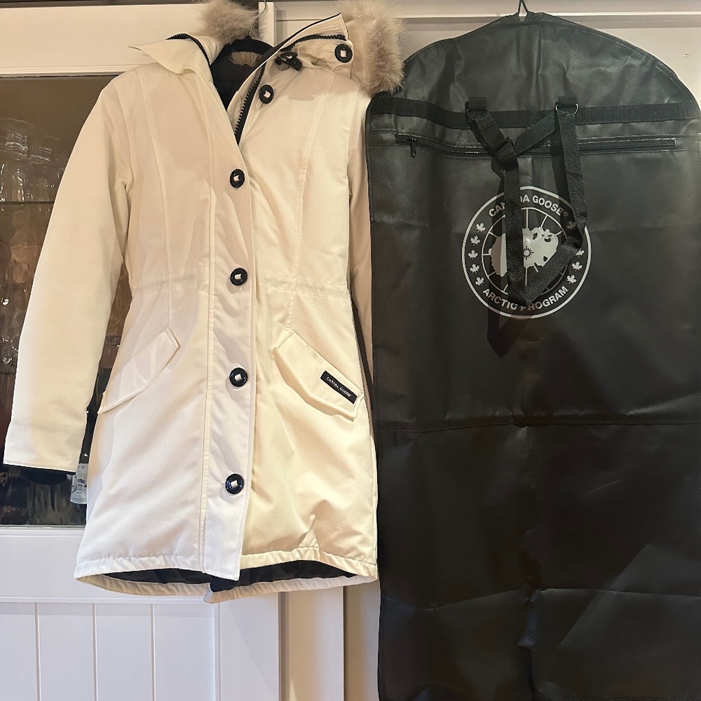 White Women’s Canada Goose Parka